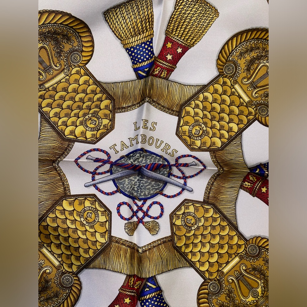 Les tambours HERMES scarf. Never worn